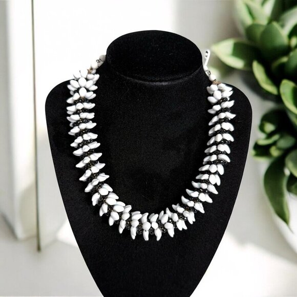 Vintage 1950s Milk Glass and Black Bead Necklace - Picture 1 of 11